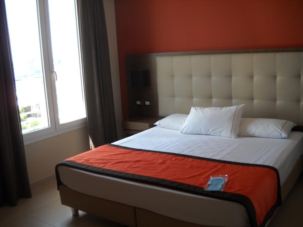 Hotel Tiber Fiumicino Habitación foto